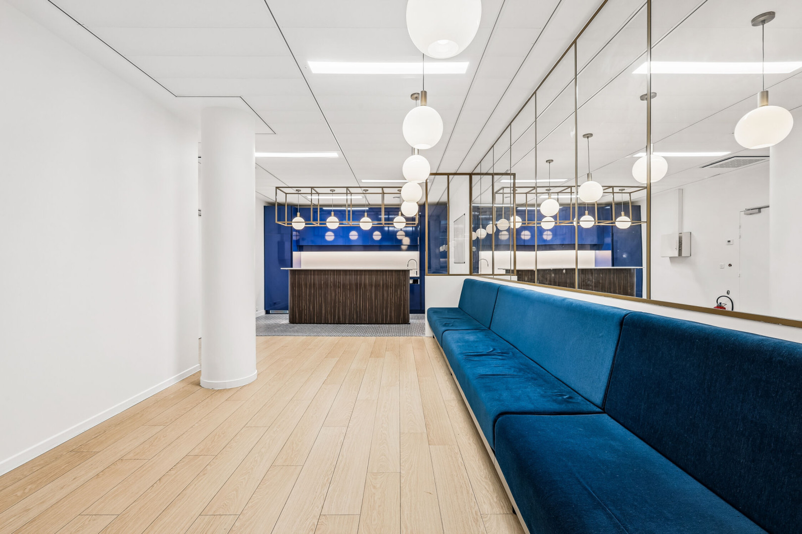 
                                                Location
                                                 Location Bureaux Paris 75008