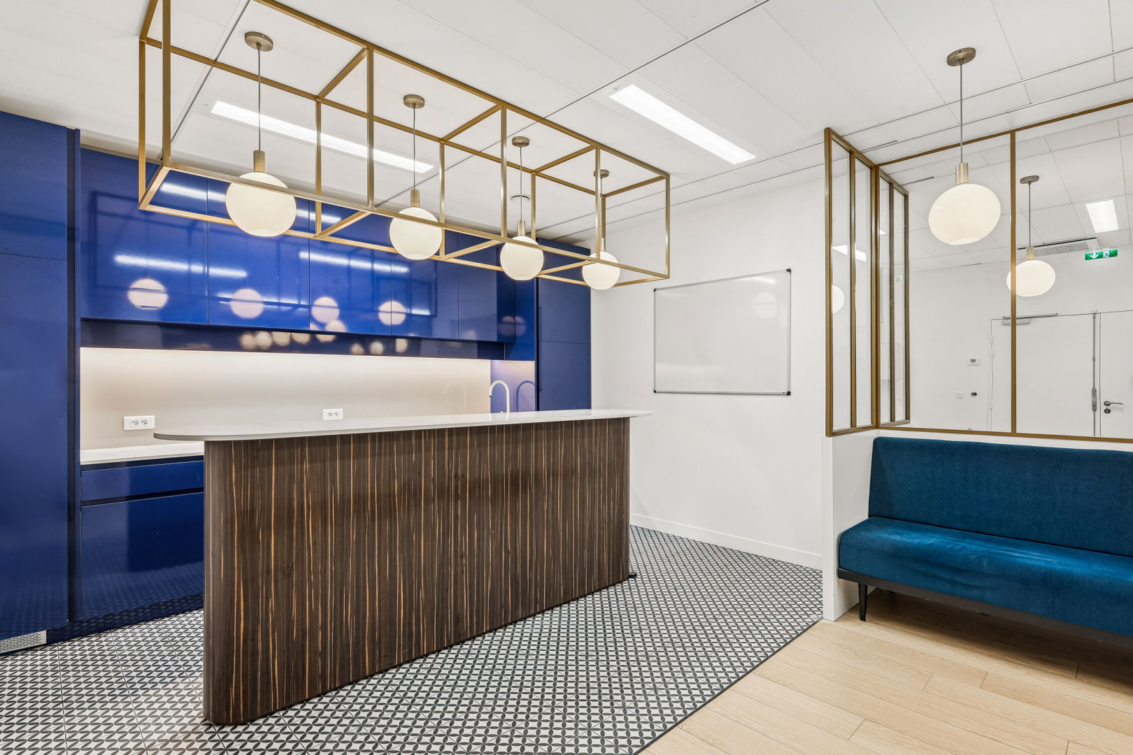 
                                                Location
                                                 Location Bureaux Paris 75008