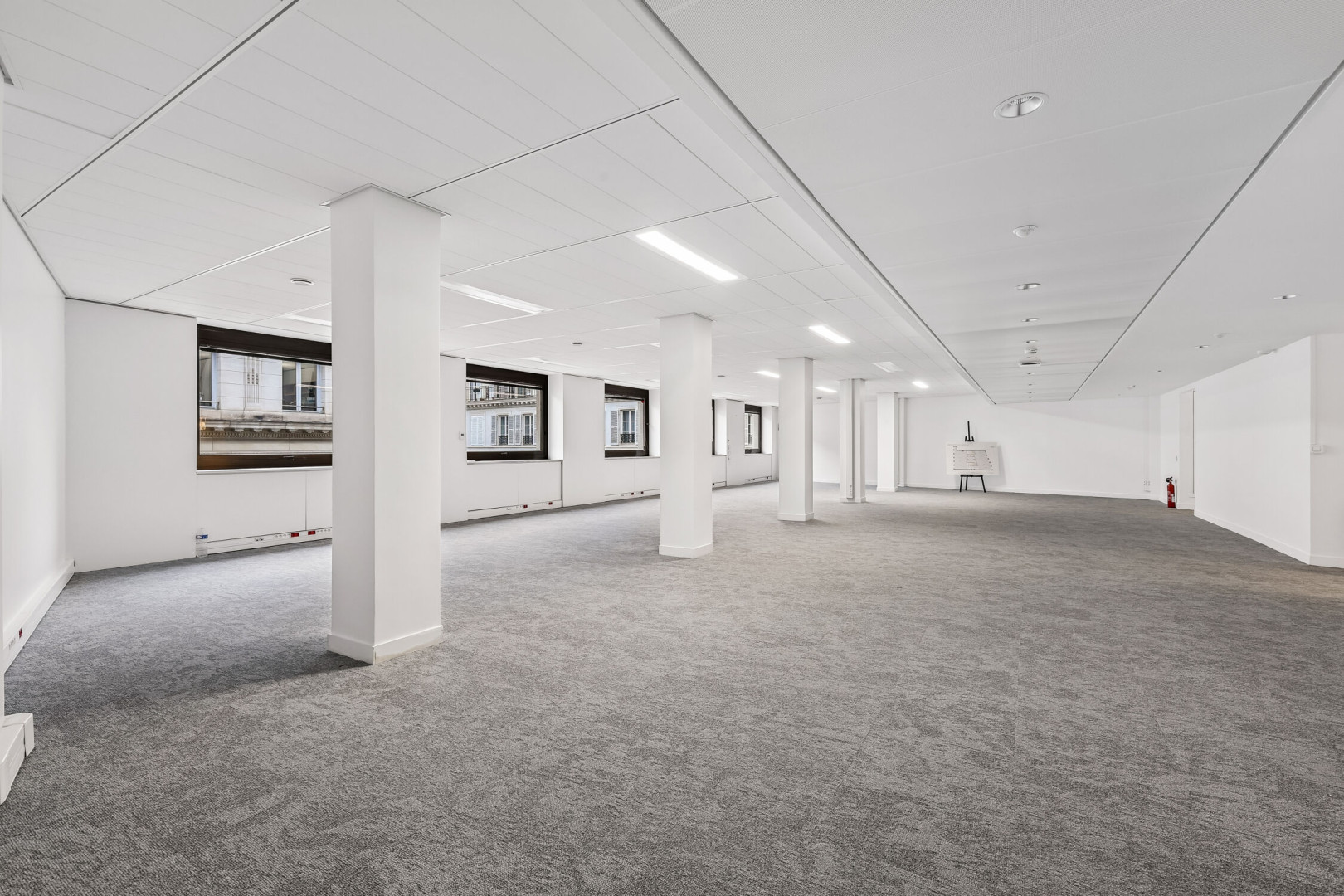 
                                                Location
                                                 Location Bureaux Paris 75008