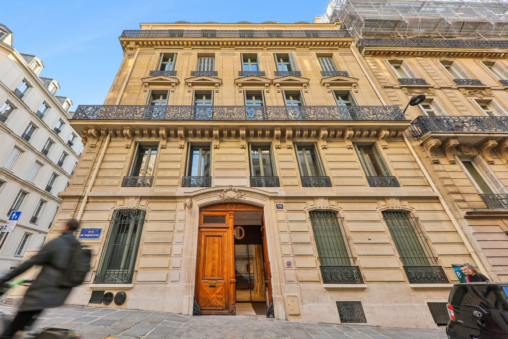 
                                                Location
                                                 Location Bureaux Paris 75008