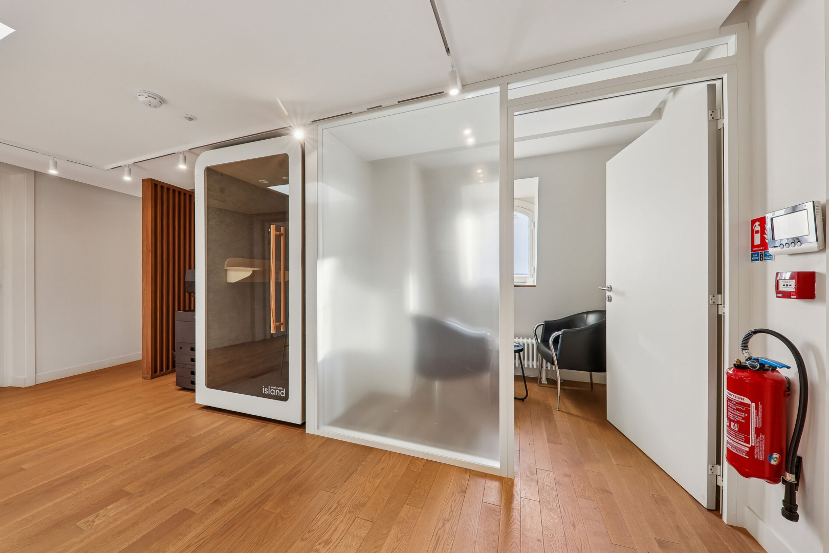 
                                                Location
                                                 Location Bureaux Paris 75008