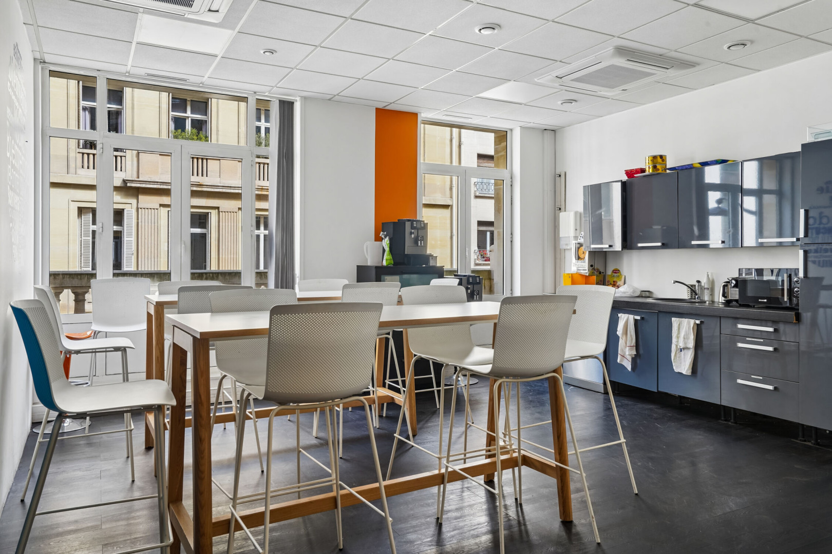 
                                                Location
                                                 Location Bureaux Paris 75008