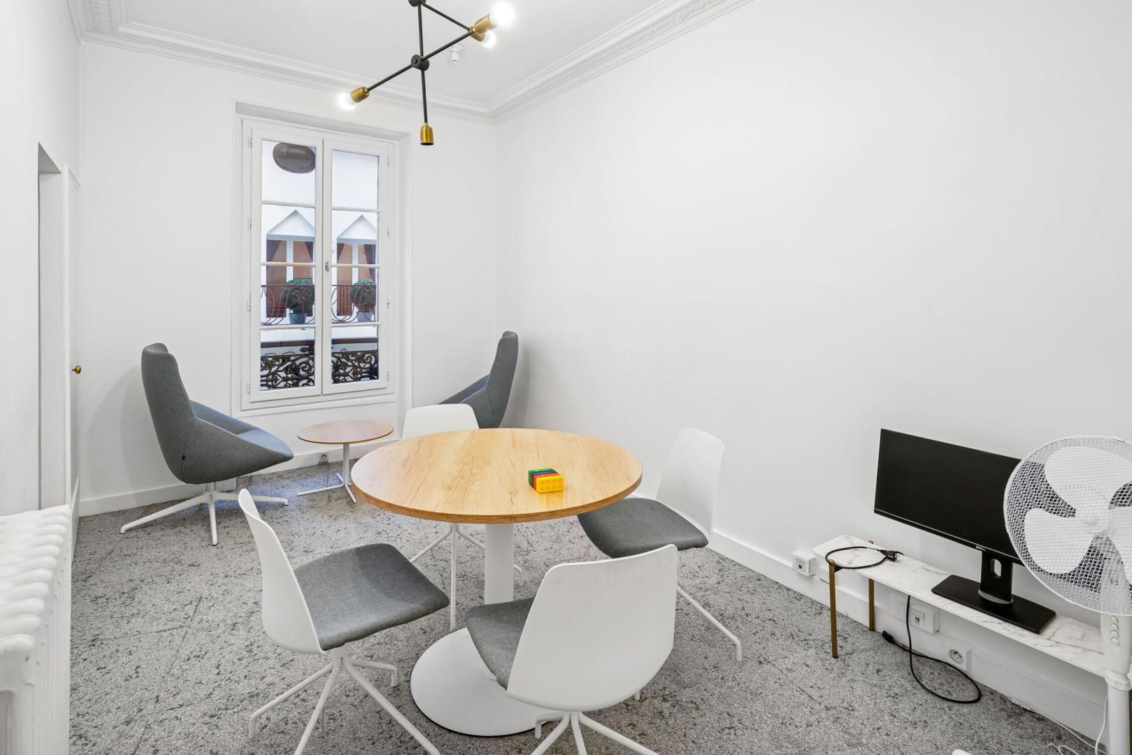 
                                                Location
                                                 Location Bureaux Paris 75008
