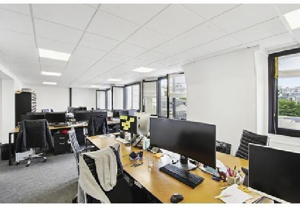 
                                                Location
                                                 Location Bureaux Paris 75008