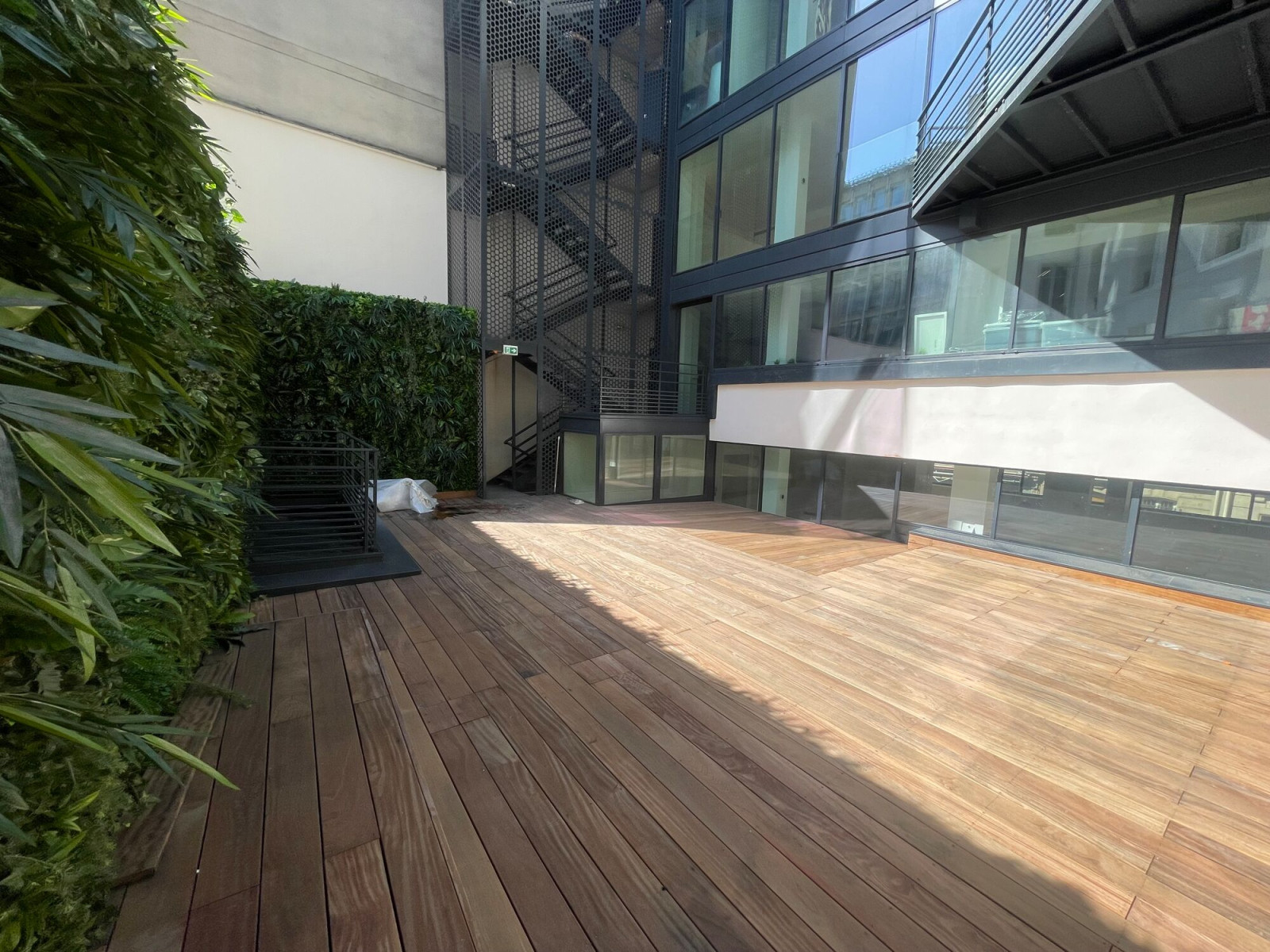 
                                                Location
                                                 Location Bureaux Paris 75008