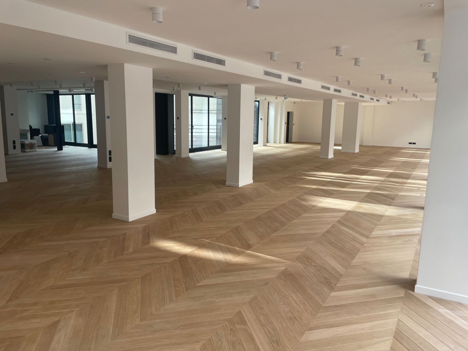 
                                                Location
                                                 Location Bureaux Paris 75008