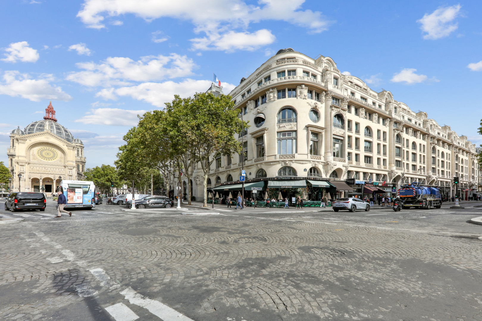 
                                                Location
                                                 Location Bureaux Paris 75008