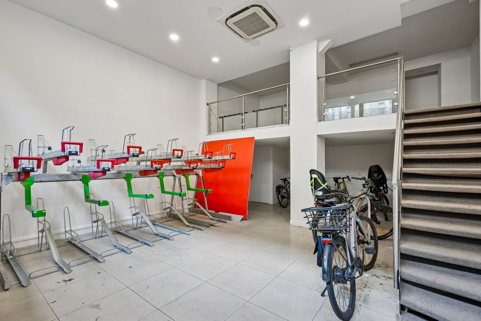 
                                                Location
                                                 Location Bureaux Paris 75008