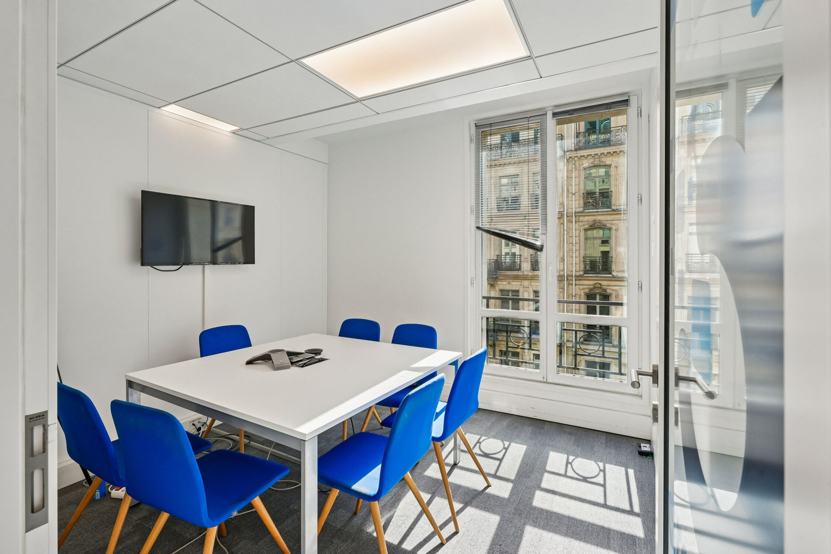 
                                                Location
                                                 Location Bureaux Paris 75008