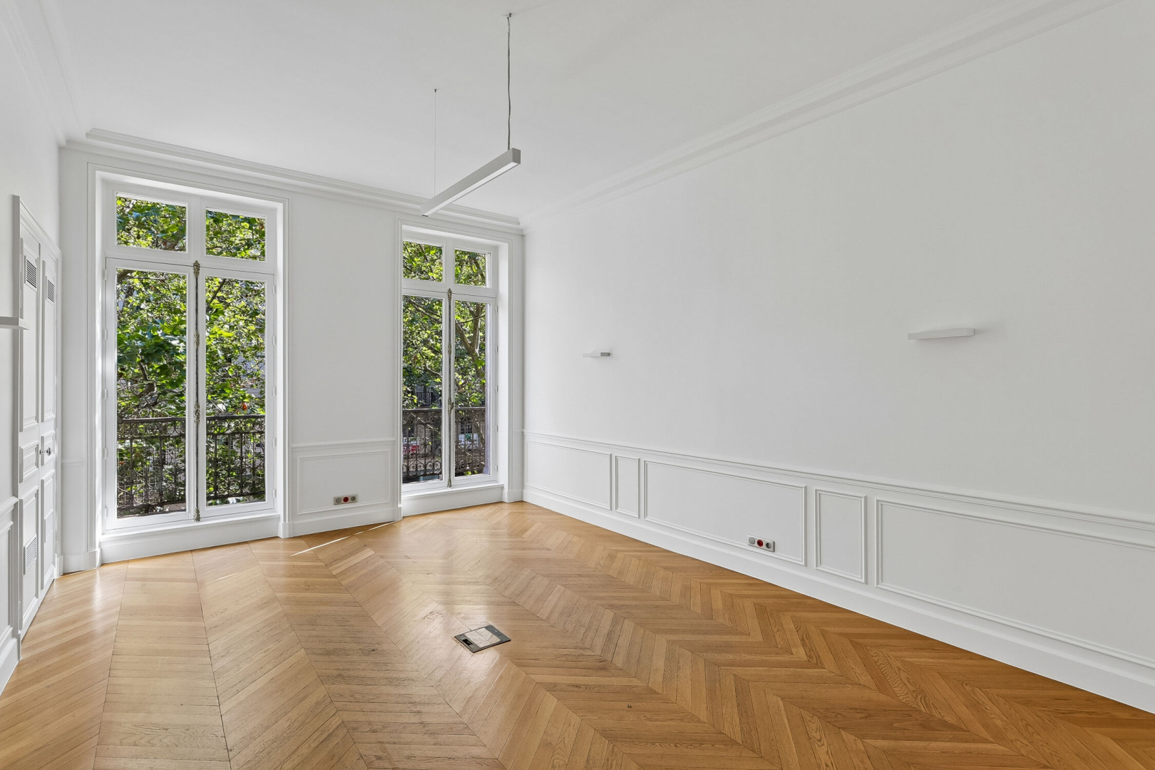 
                                                Location
                                                 Location Bureaux Paris 75008