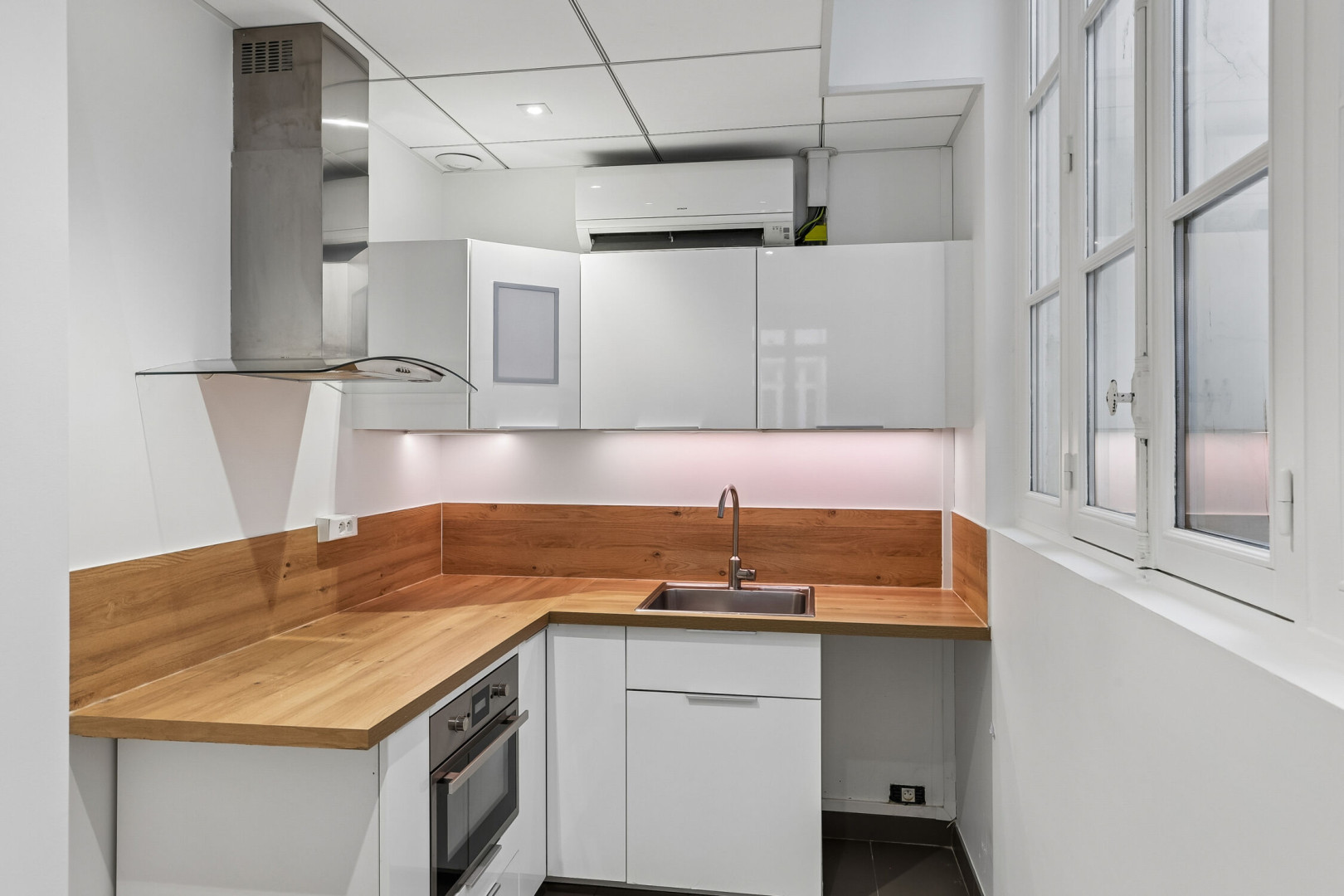 
                                                Location
                                                 Location Bureaux Paris 75008