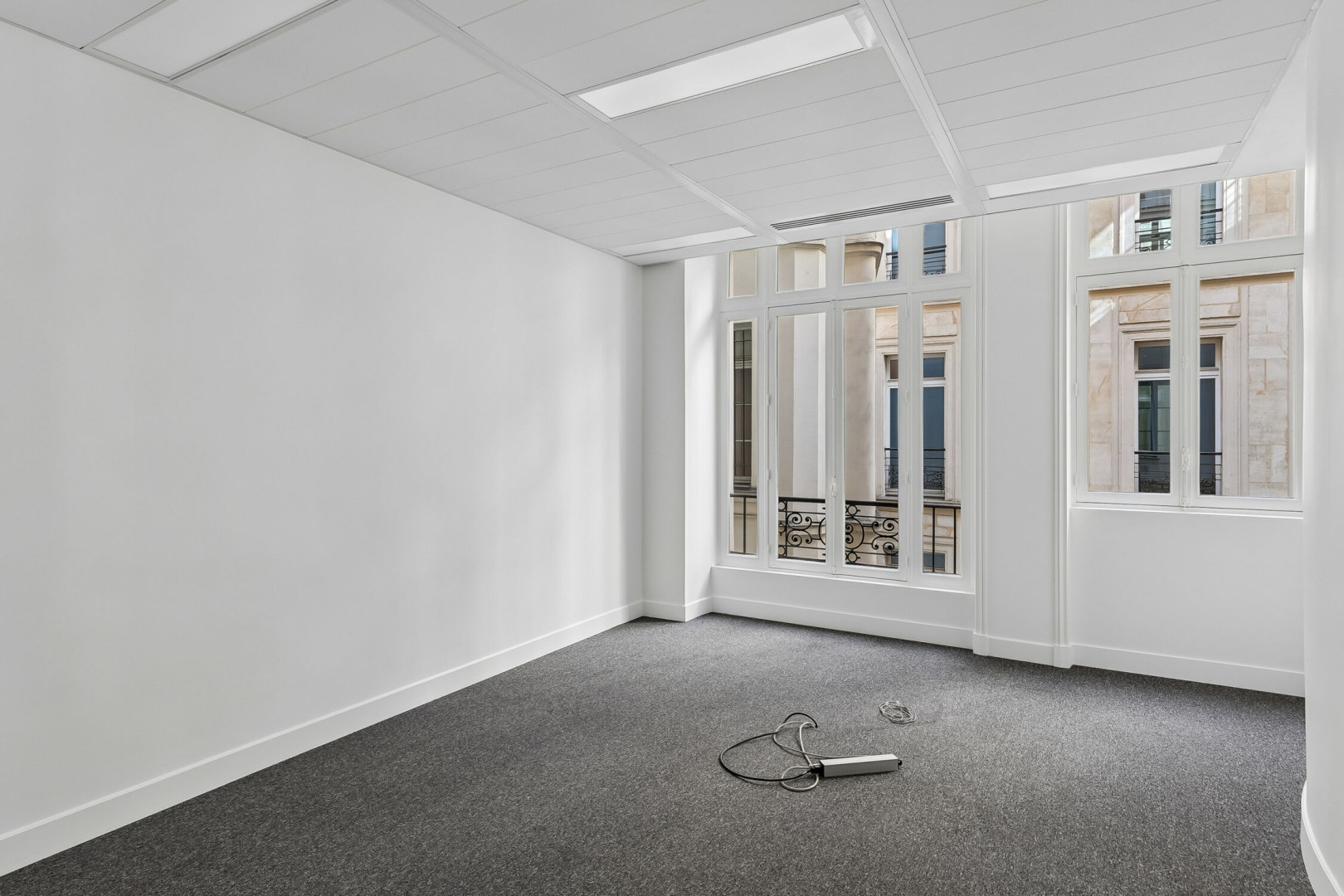 
                                                Location
                                                 Location Bureaux Paris 75008