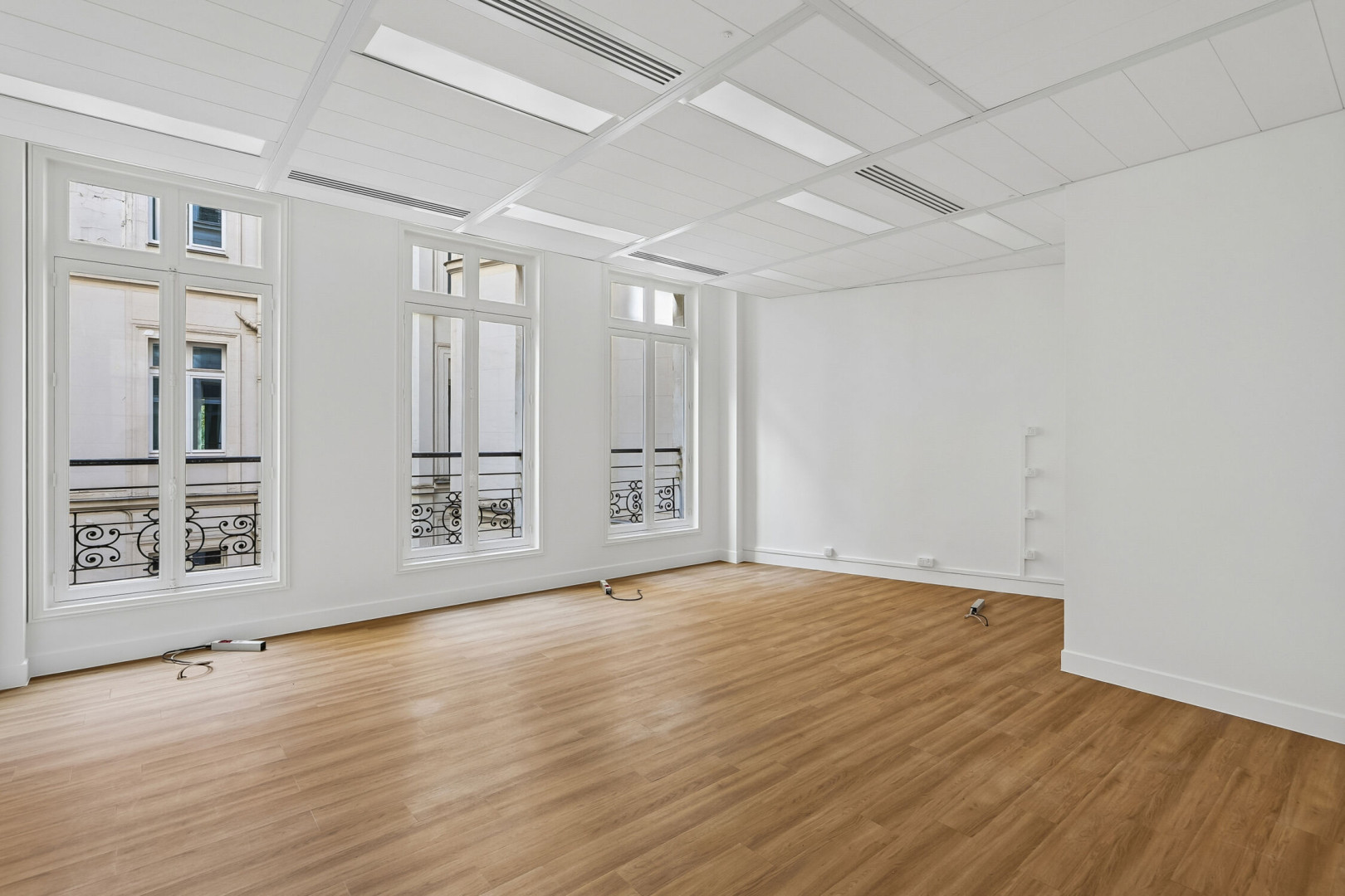 
                                                Location
                                                 Location Bureaux Paris 75008