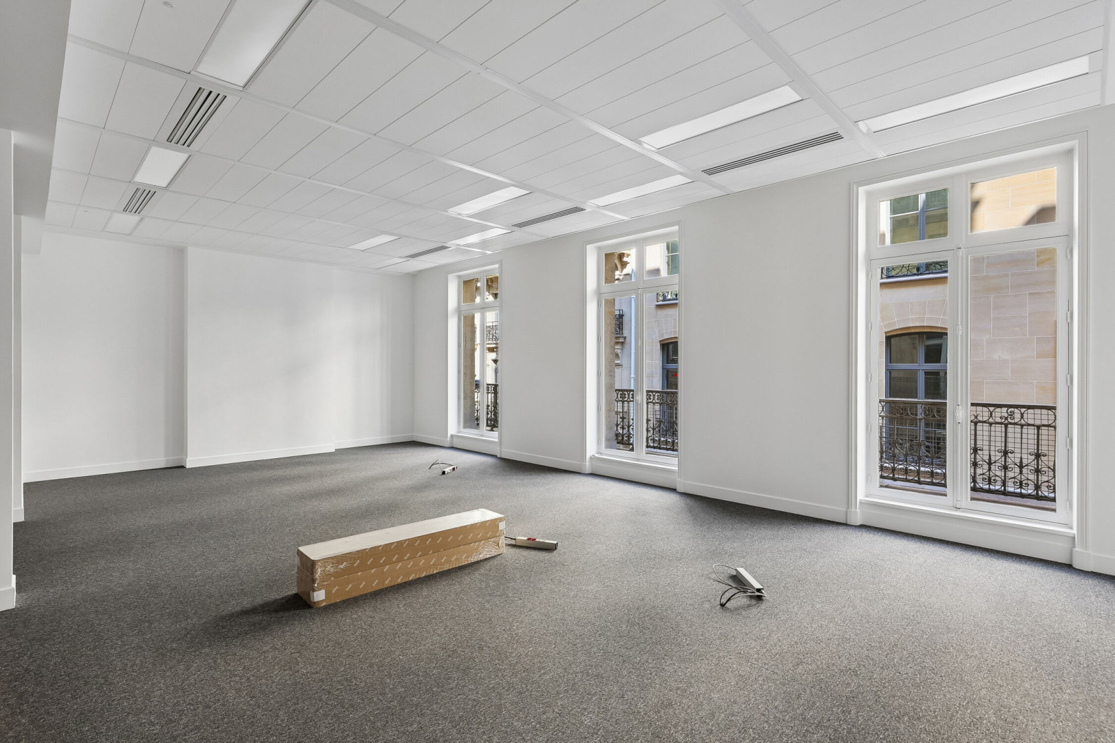 
                                                Location
                                                 Location Bureaux Paris 75008