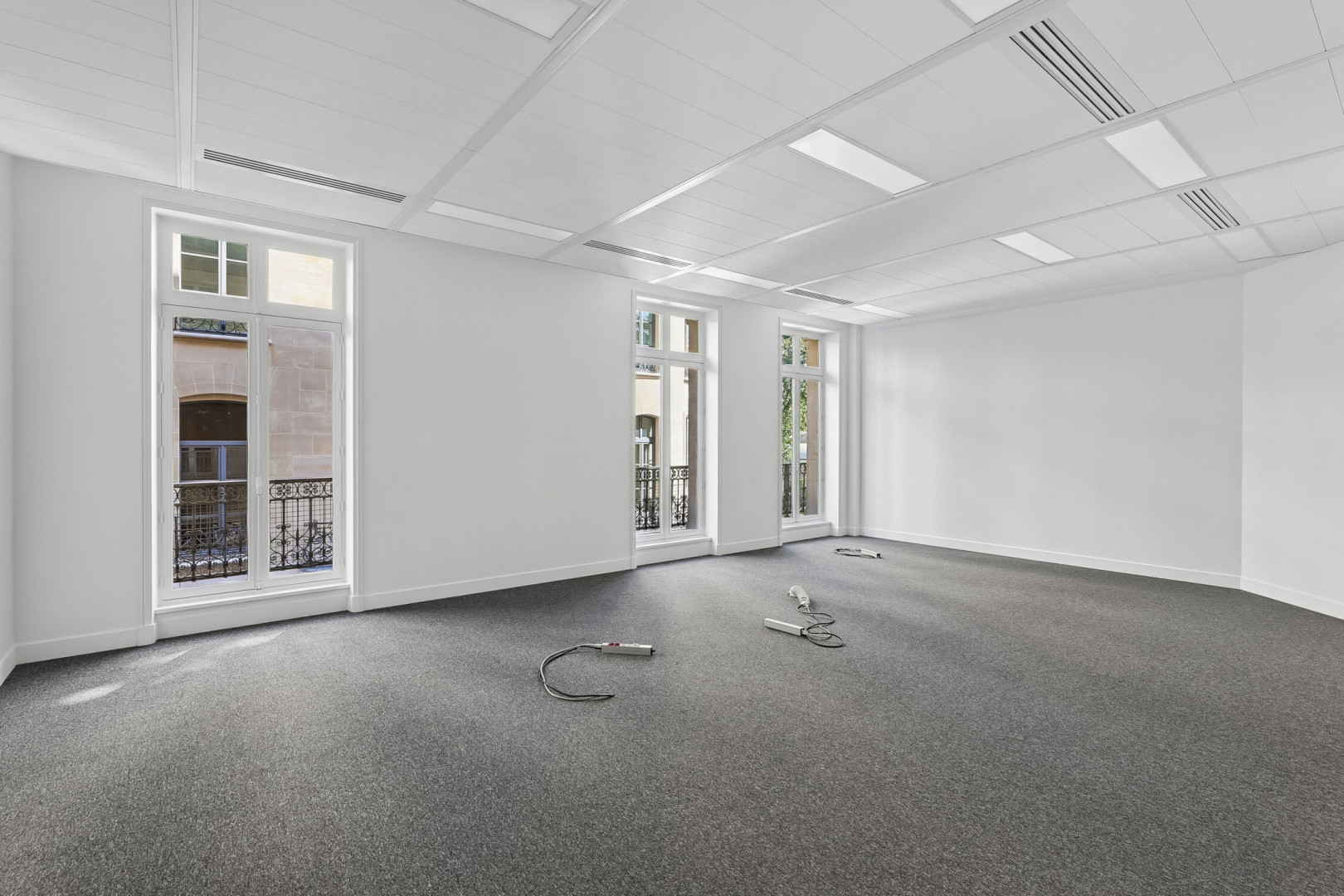 
                                                Location
                                                 Location Bureaux Paris 75008