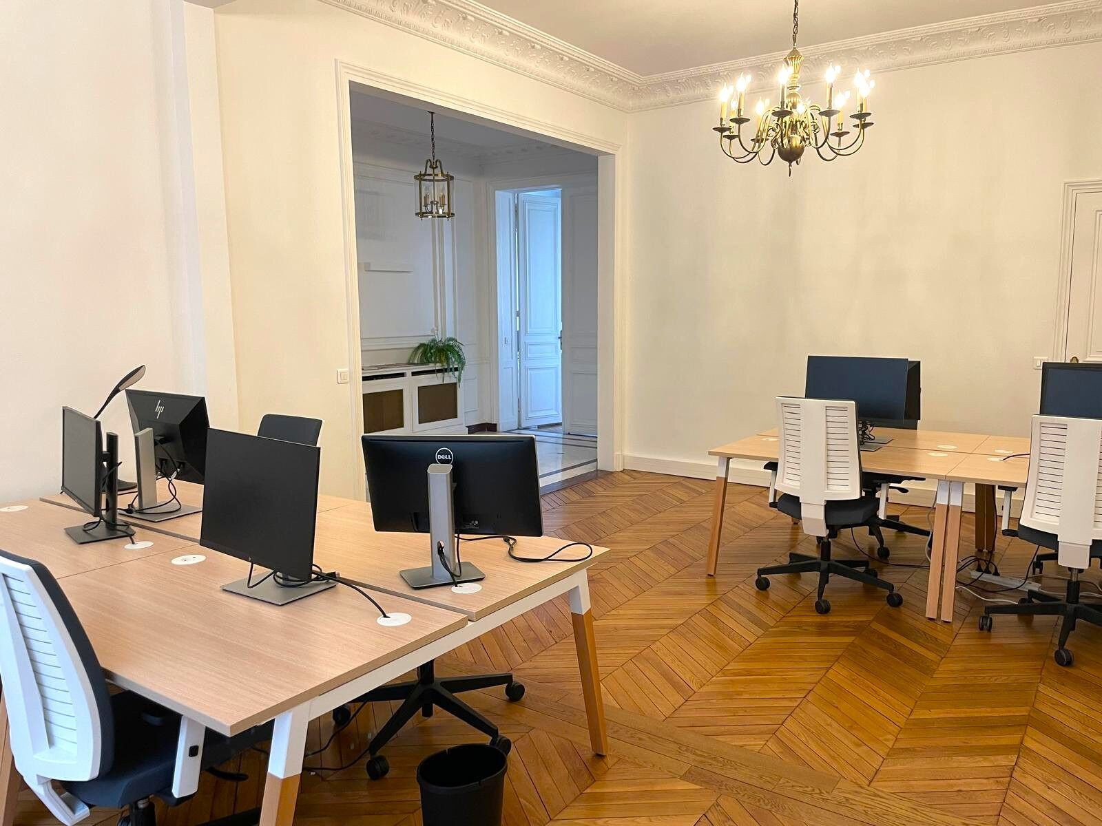 
                                                Location
                                                 Location Bureaux Paris 75008