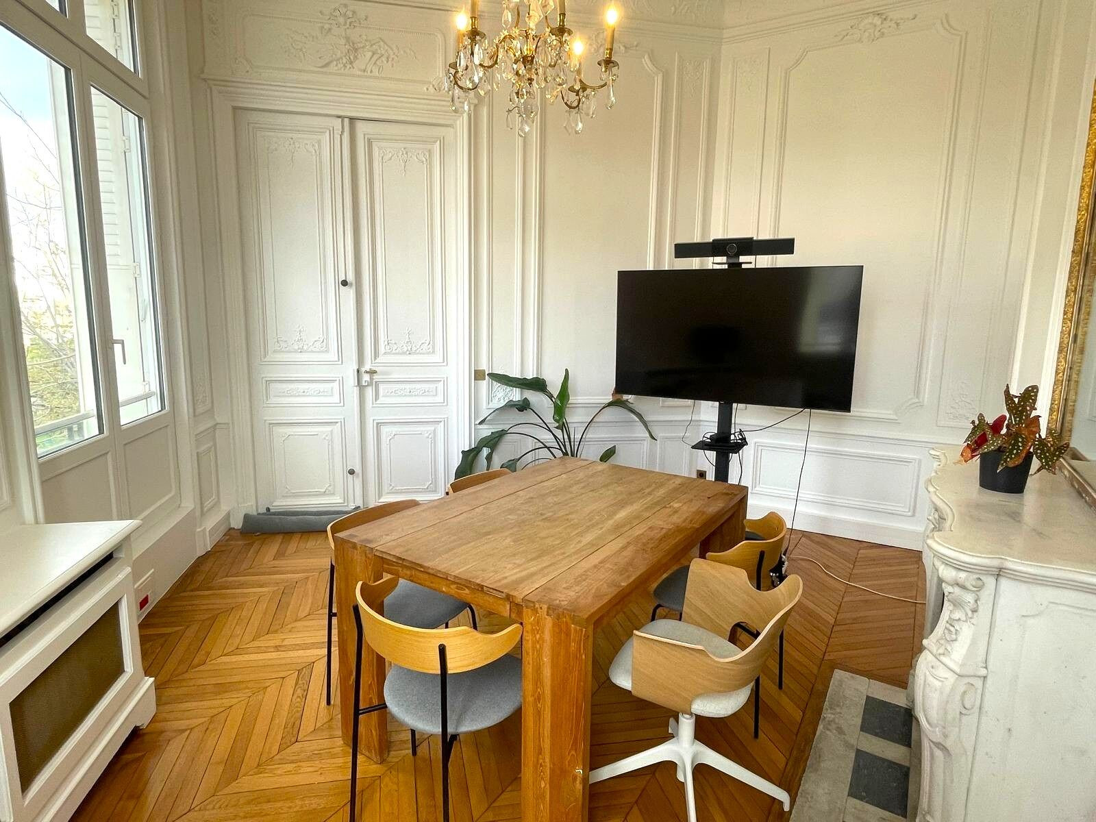 
                                                Location
                                                 Location Bureaux Paris 75008