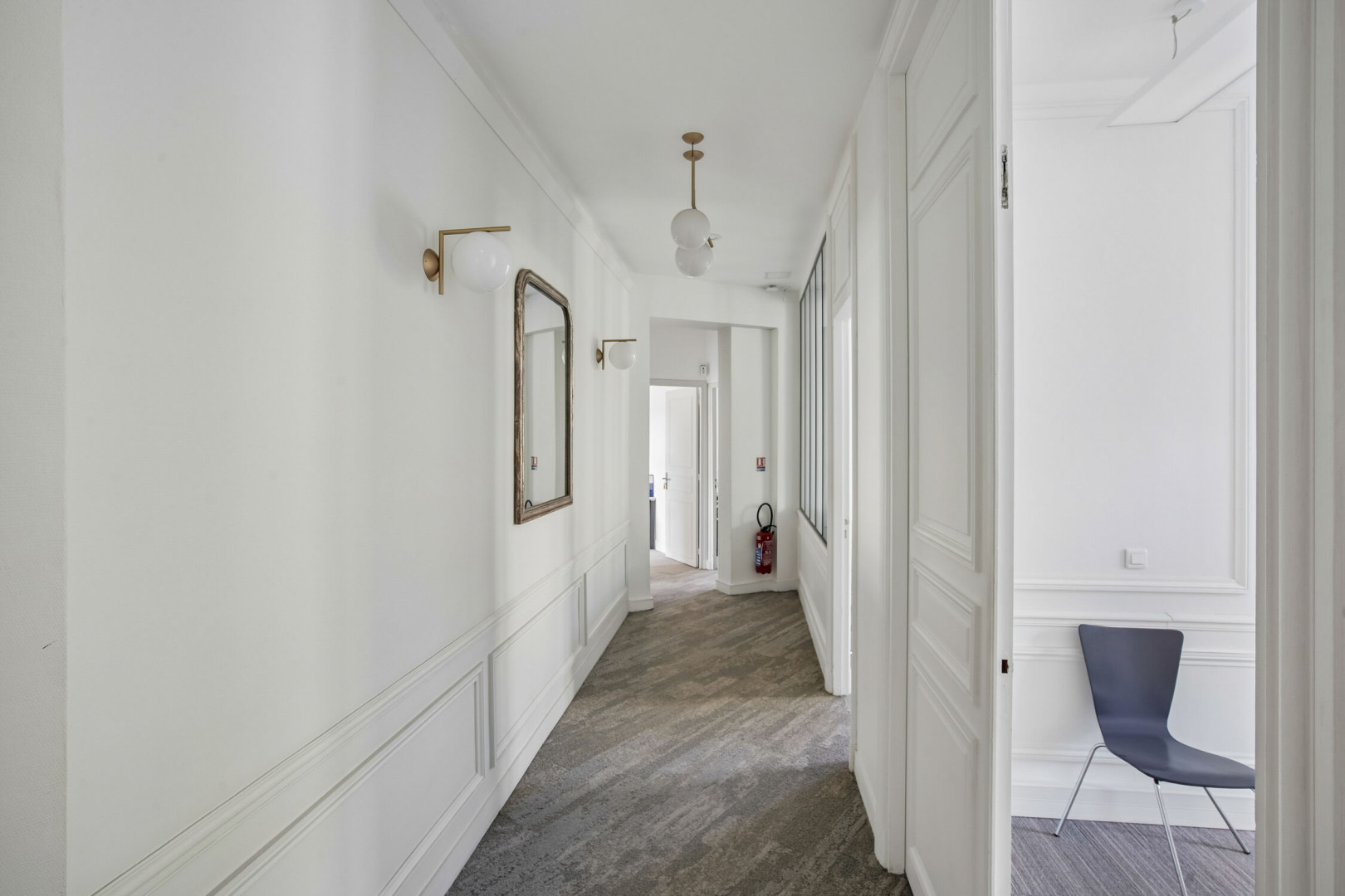 
                                                Location
                                                 Location Bureaux Paris 75008