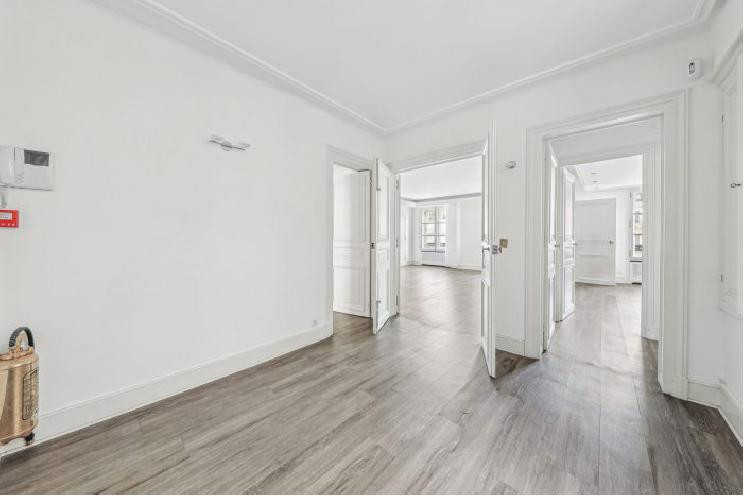 
                                                Location
                                                 Location Bureaux Paris 75008