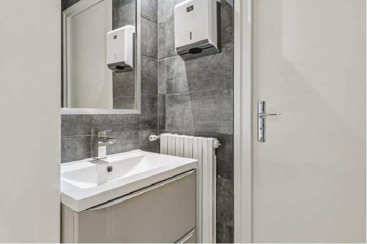 
                                                Location
                                                 Location Bureaux Paris 75008