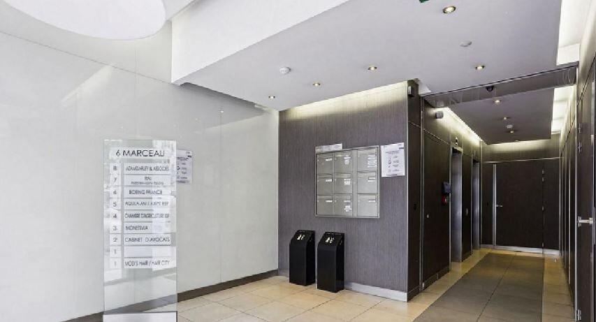 
                                                Location
                                                 Location Bureaux Paris 75008