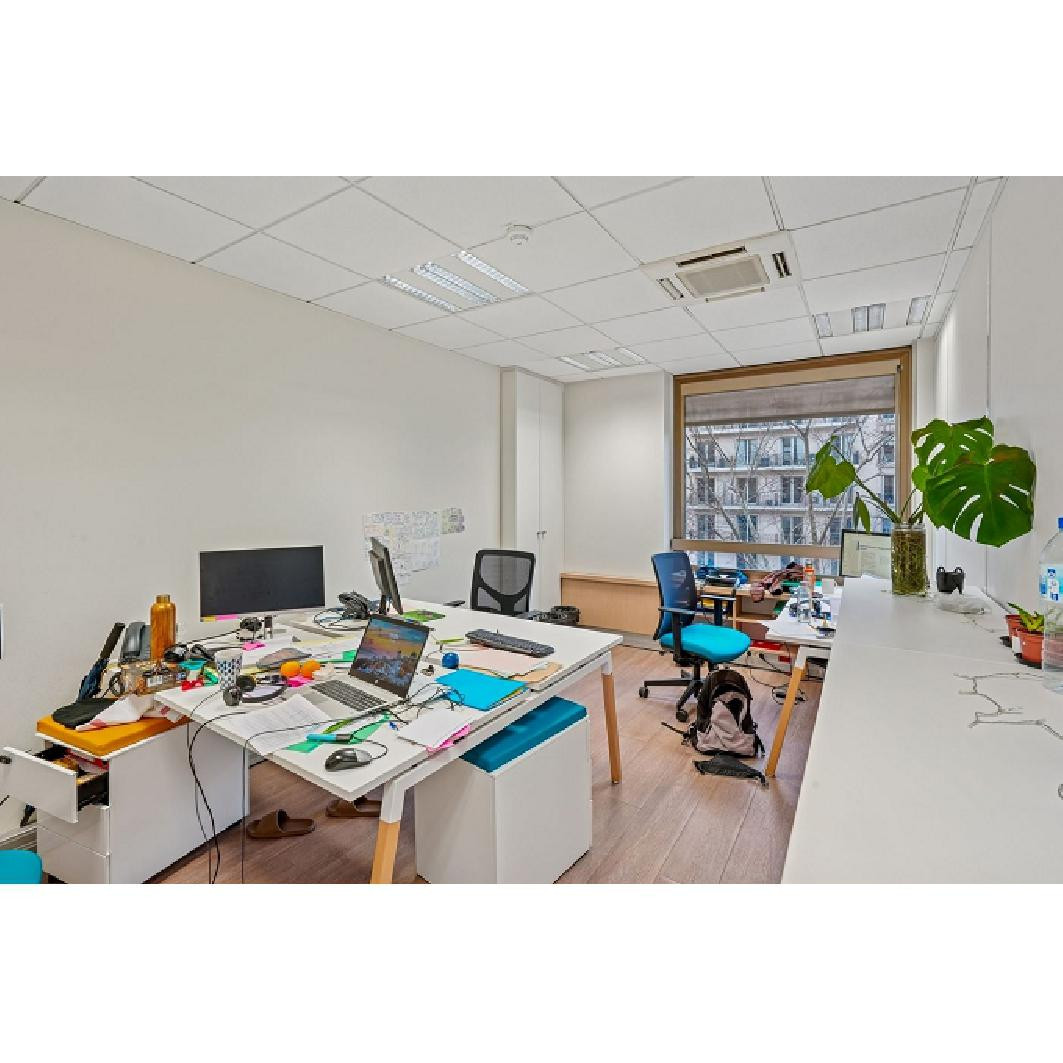 
                                                Location
                                                 Location Bureaux Paris 75008