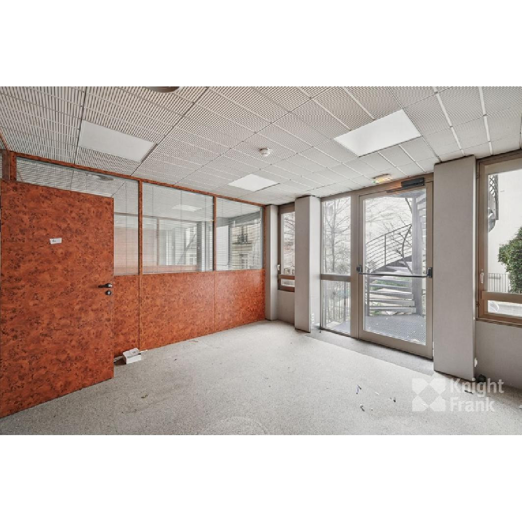 
                                                Location
                                                 Location Bureaux Paris 75008