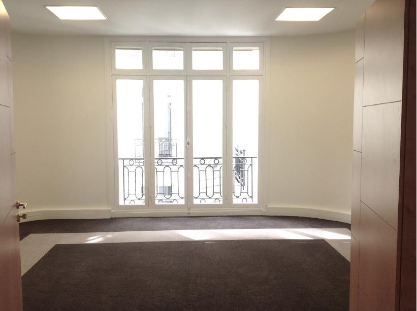 
                                                Location
                                                 Location Bureaux Paris 75008