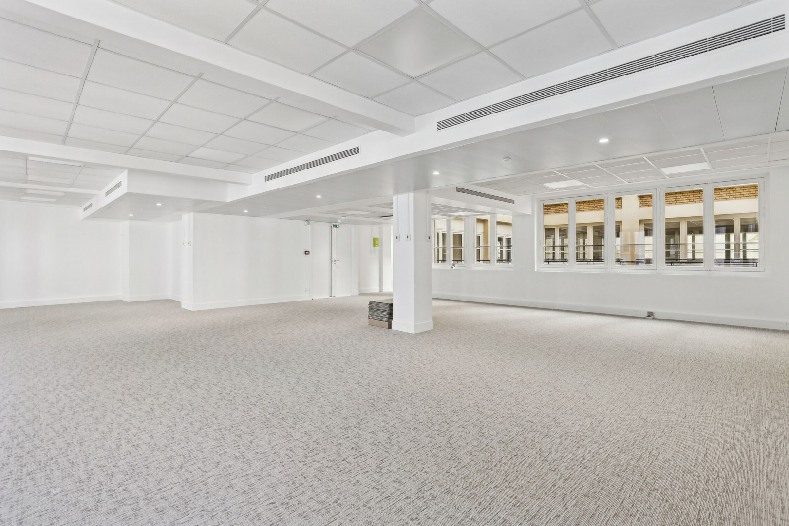 
                                                Location
                                                 Location Bureaux Paris 75009