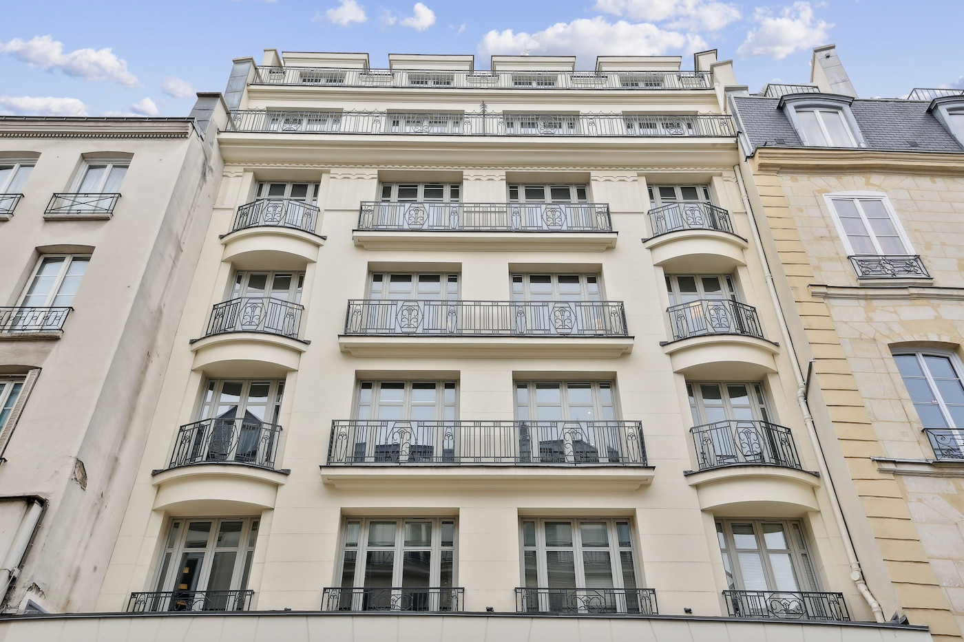 
                                                Location
                                                 Location Bureaux Paris 75009