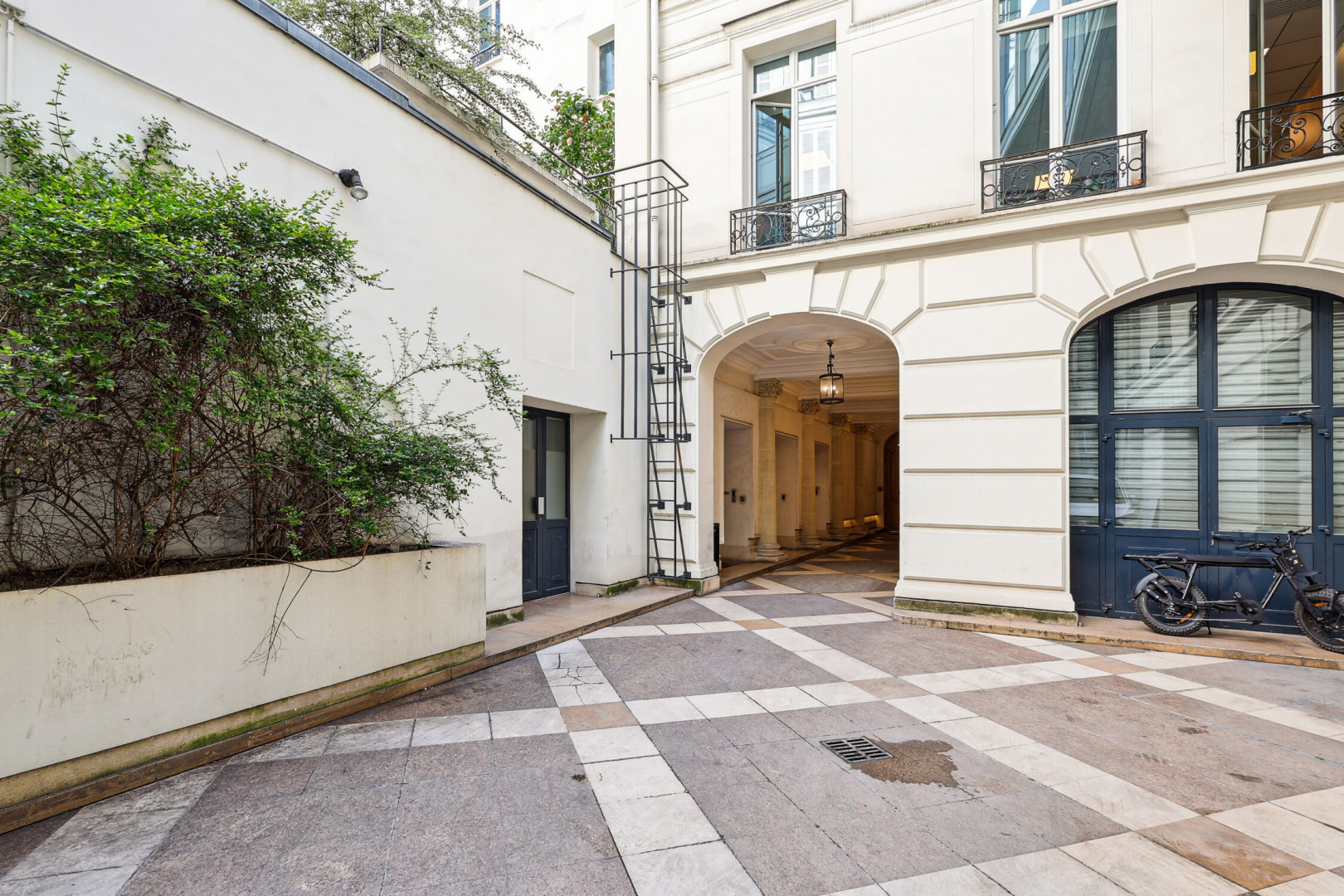 
                                                Location
                                                 Location Bureaux Paris 75009