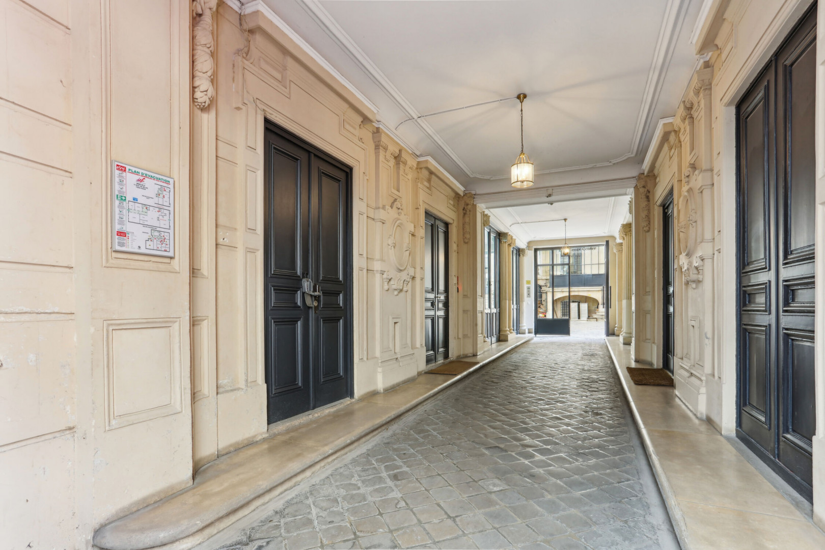 
                                                Location
                                                 Location Bureaux Paris 75009