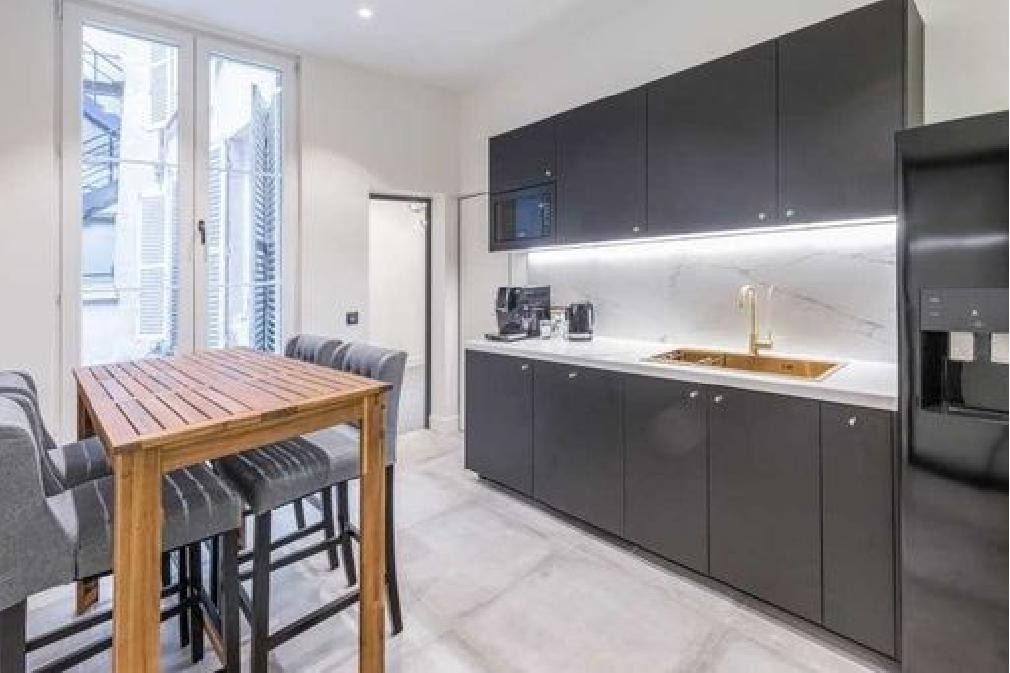 
                                                Location
                                                 Location Bureaux Paris 75009