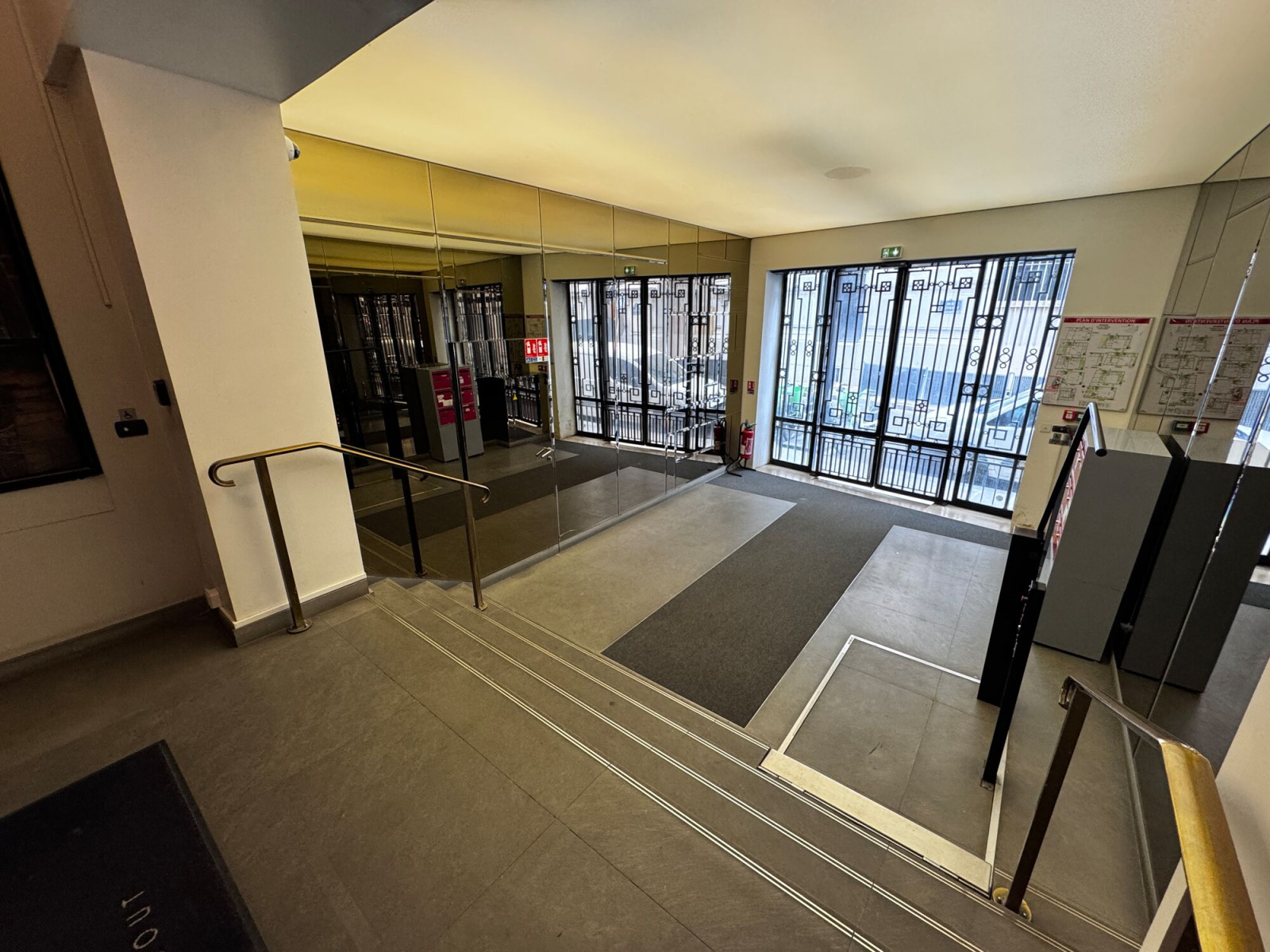 
                                                Location
                                                 Location Bureaux Paris 75009
