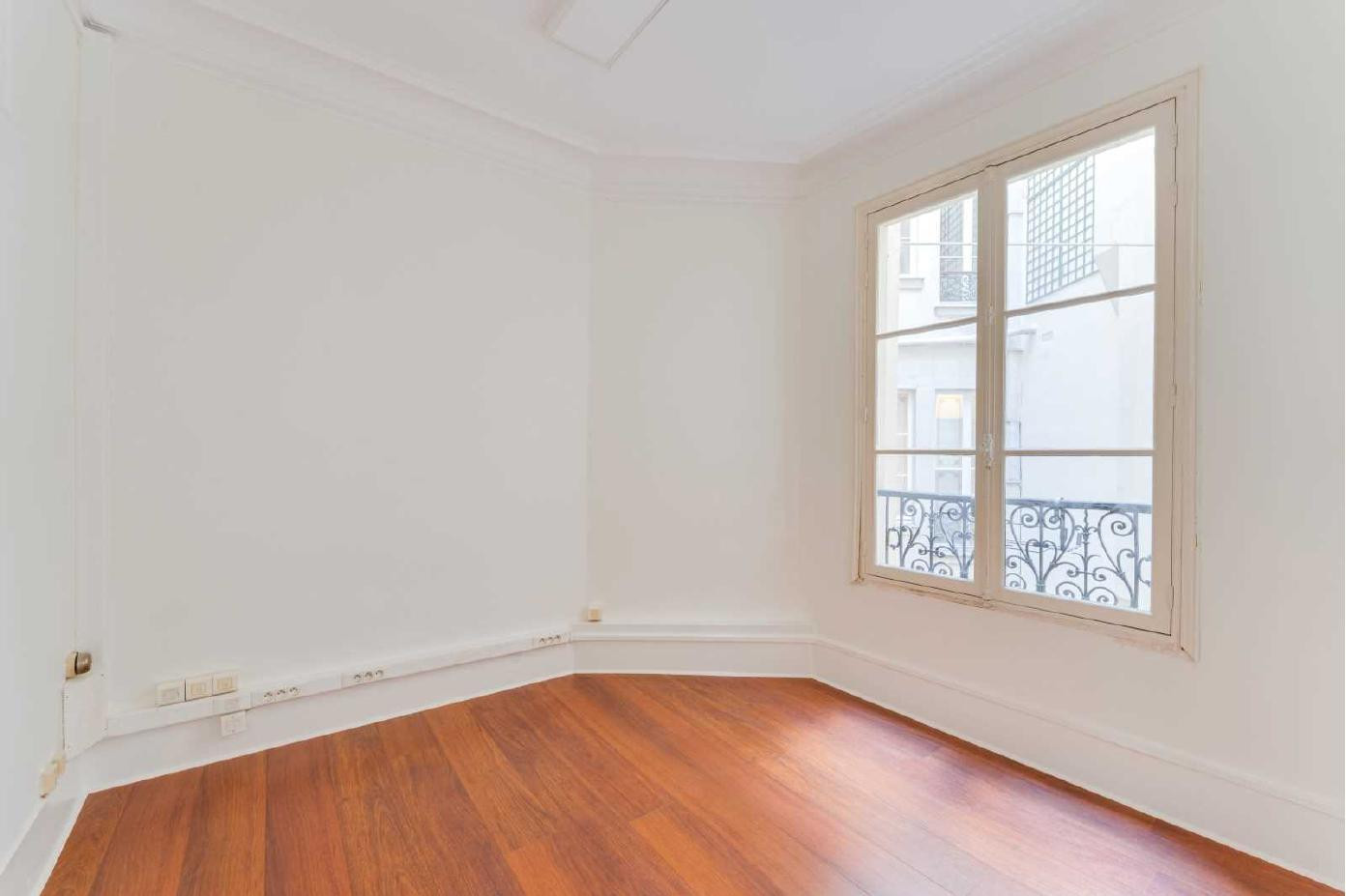 
                                                Location
                                                 Location Bureaux Paris 75009