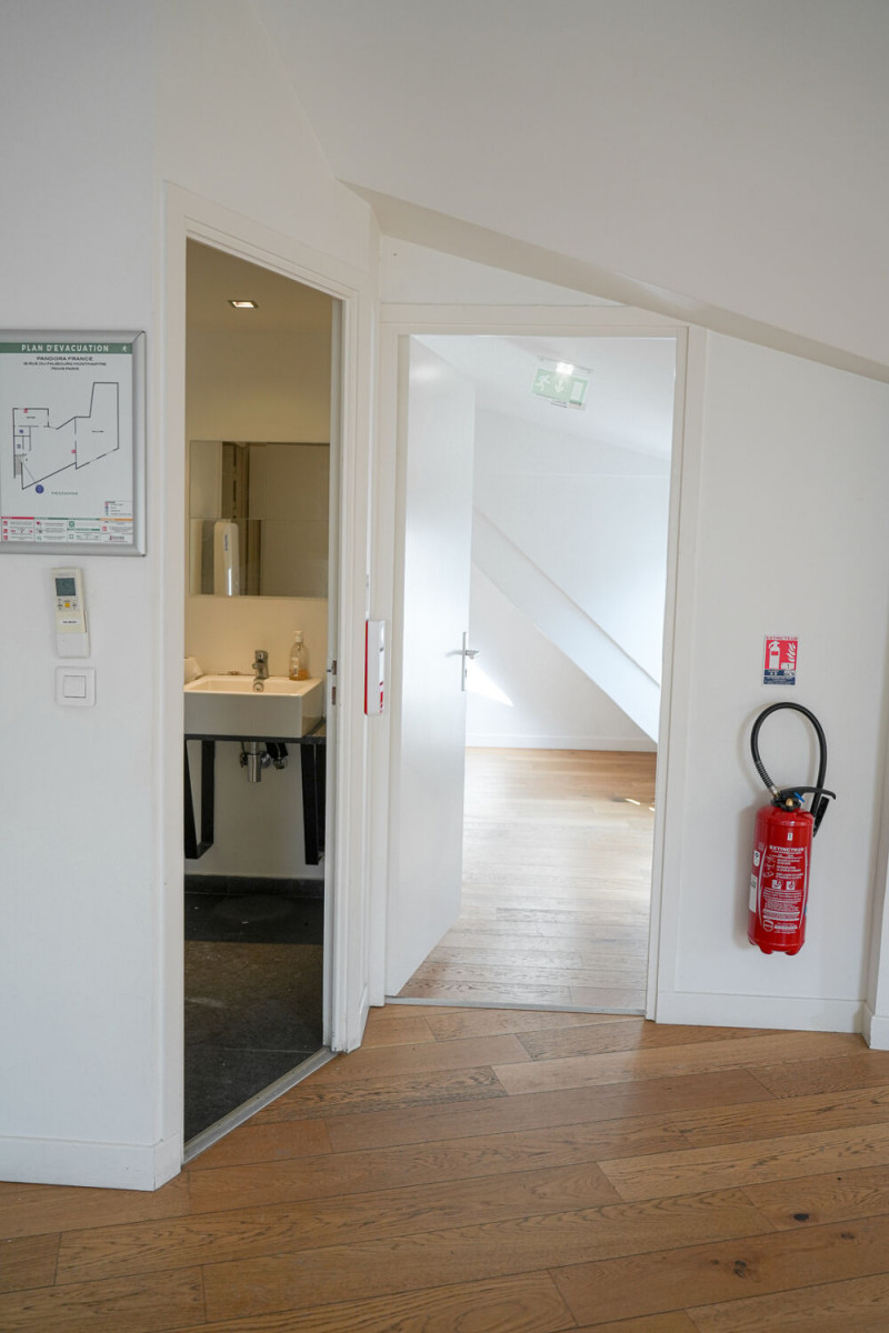 
                                                Location
                                                 Location Bureaux Paris 75009