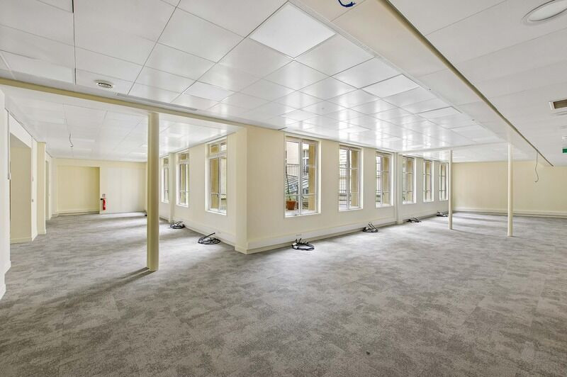 
                                                Location
                                                 Location Bureaux Paris 75009