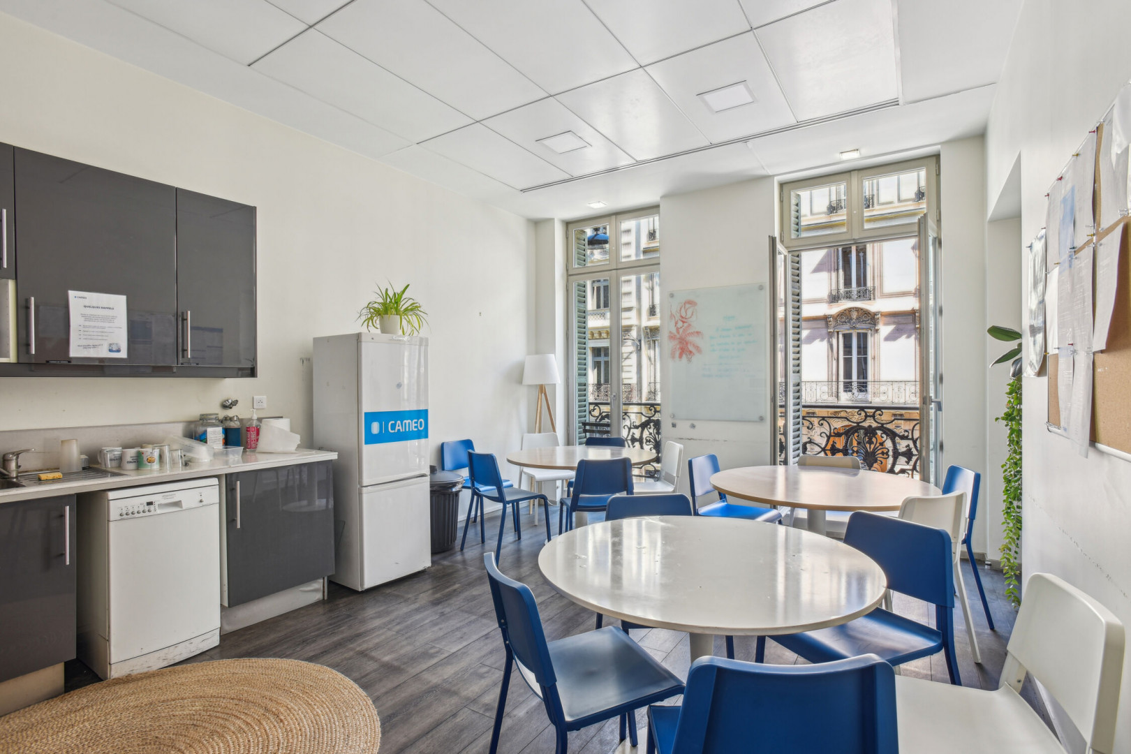 
                                                Location
                                                 Location Bureaux Paris 75009