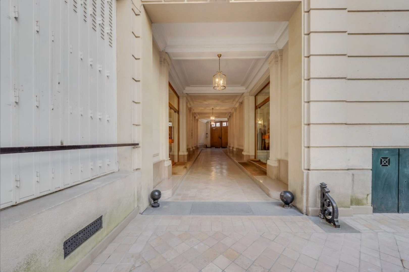 
                                                Location
                                                 Location Bureaux Paris 75009