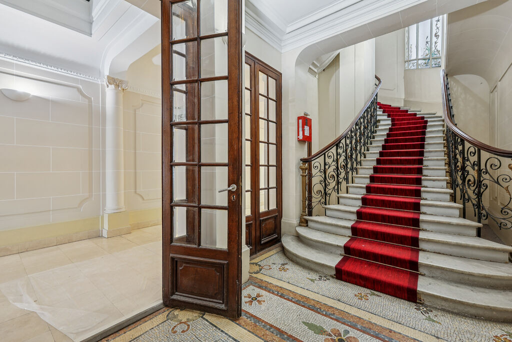 
                                                Location
                                                 Location Bureaux Paris 75009