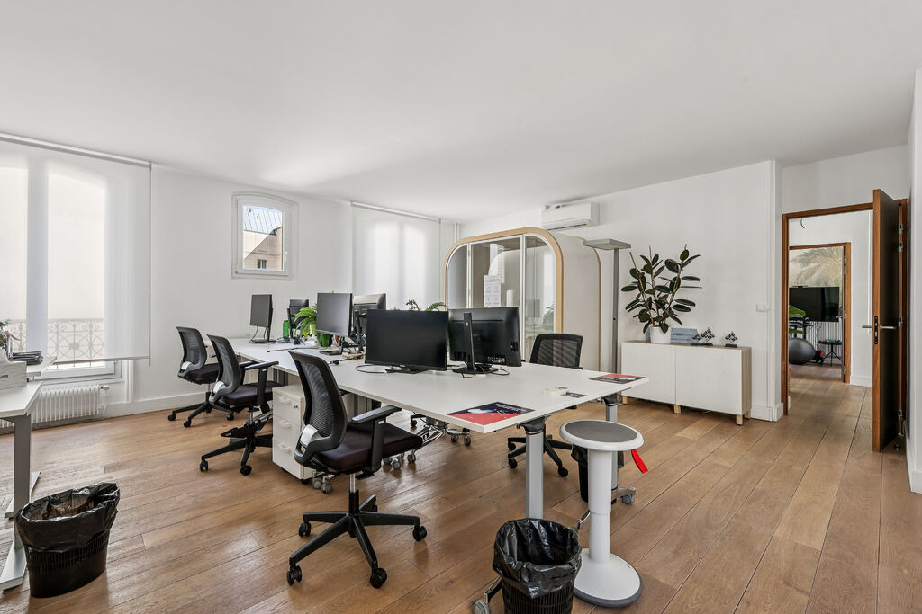 
                                                Location
                                                 Location Bureaux Paris 75009