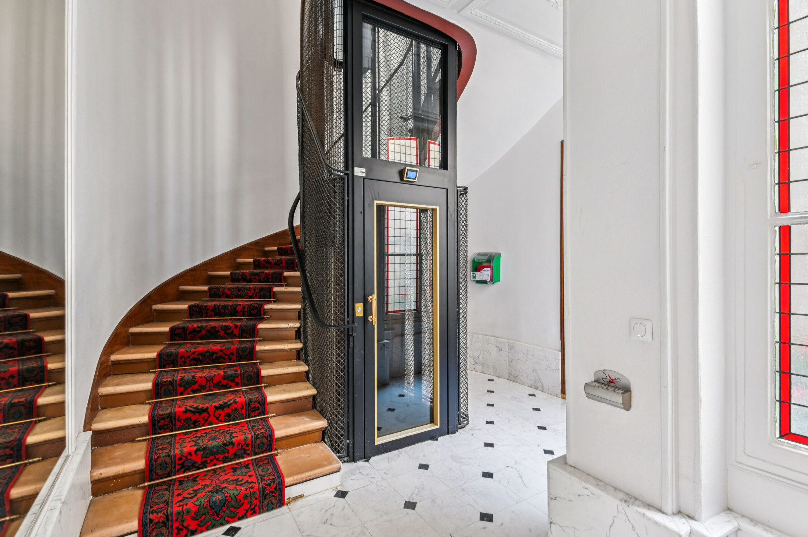 
                                                Location
                                                 Location Bureaux Paris 75009