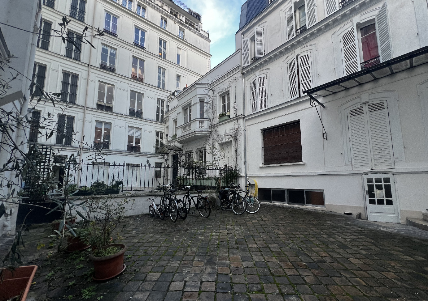 
                                                Location
                                                 Location Bureaux Paris 75009