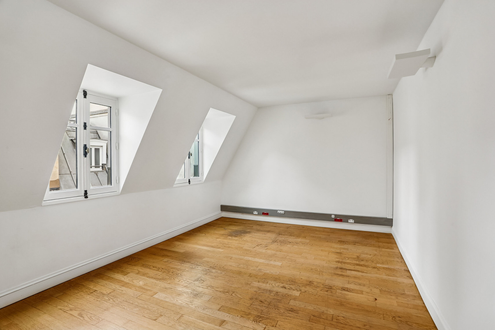 
                                                Location
                                                 Location Bureaux Paris 75009