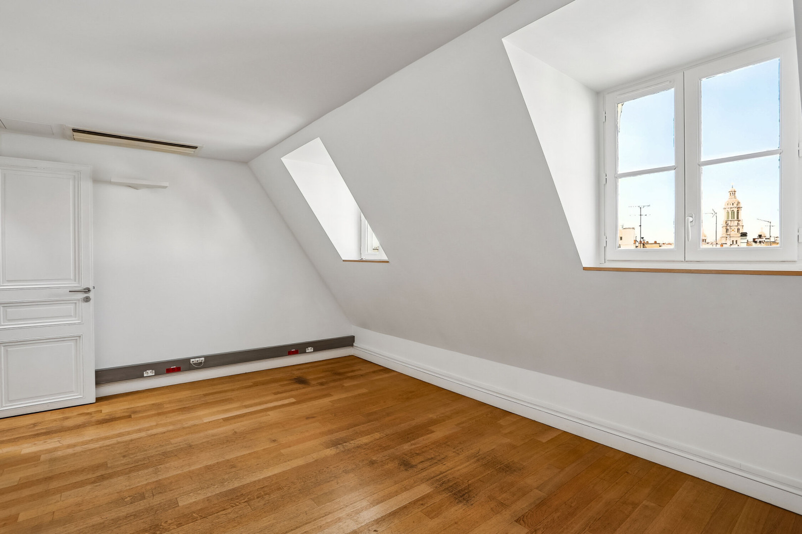 
                                                Location
                                                 Location Bureaux Paris 75009