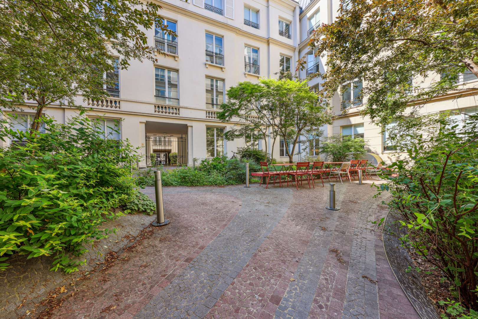 
                                                Location
                                                 Location Bureaux Paris 75009