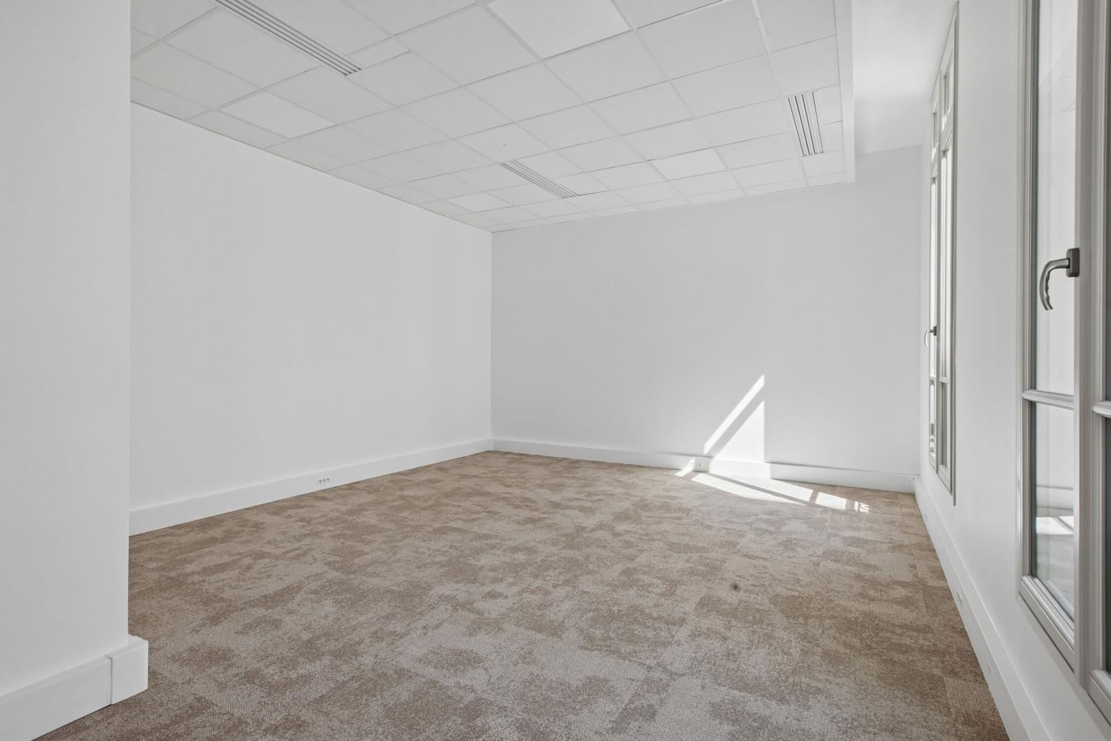 
                                                Location
                                                 Location Bureaux Paris 75009