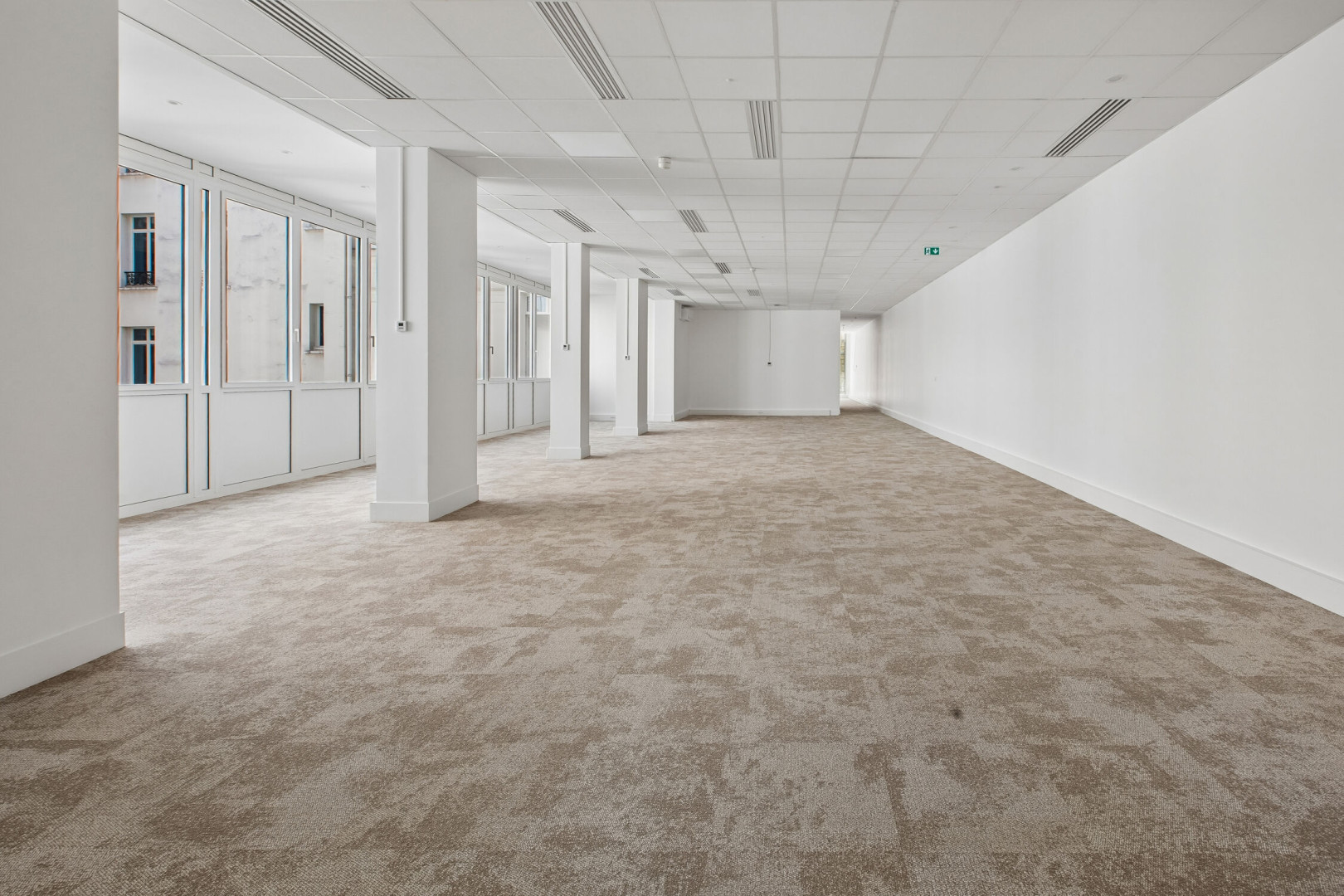 
                                                Location
                                                 Location Bureaux Paris 75009