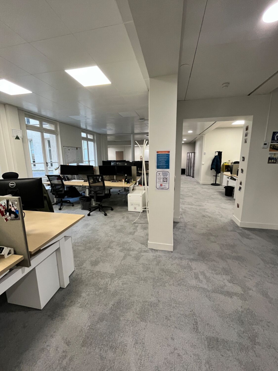 
                                                Location
                                                 Location Bureaux Paris 75009