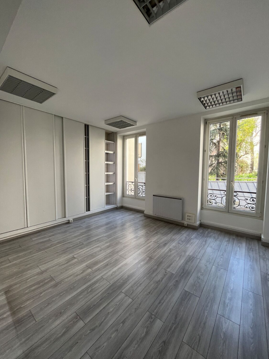 
                                                Location
                                                 Location Bureaux Paris 75009